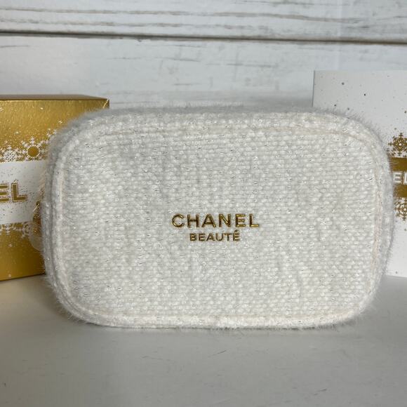 Chanel Beaute Snowflake Makeup Cosmetic Bag - Picture 1 of 10